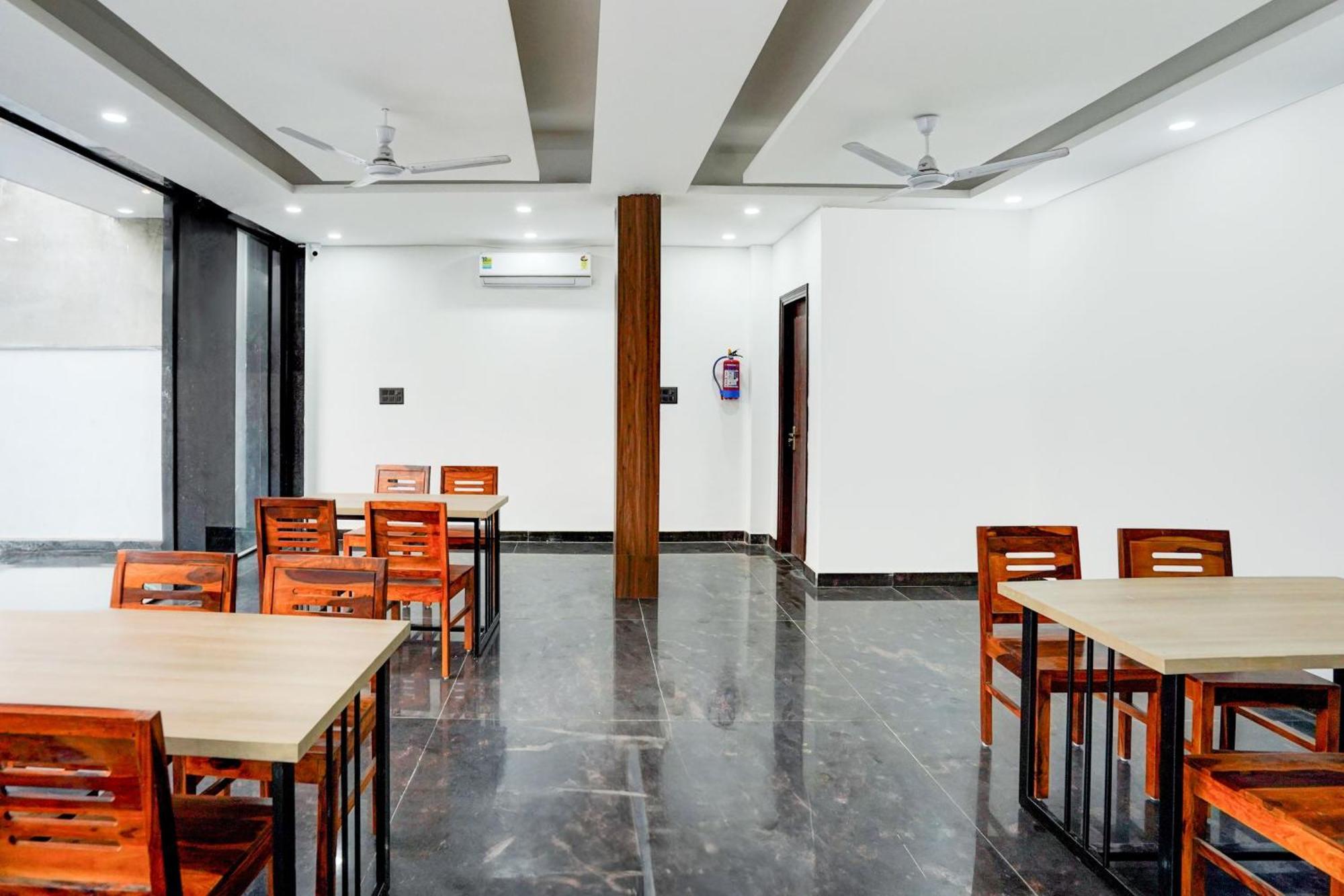 Super Collection O 63 A Noida Hotel Bagian luar foto